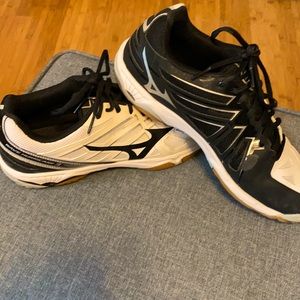 Volleyball shoes
